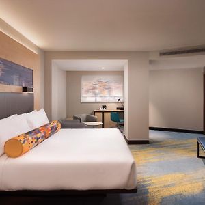 Aloft Premium King Larger Guest room 1 King